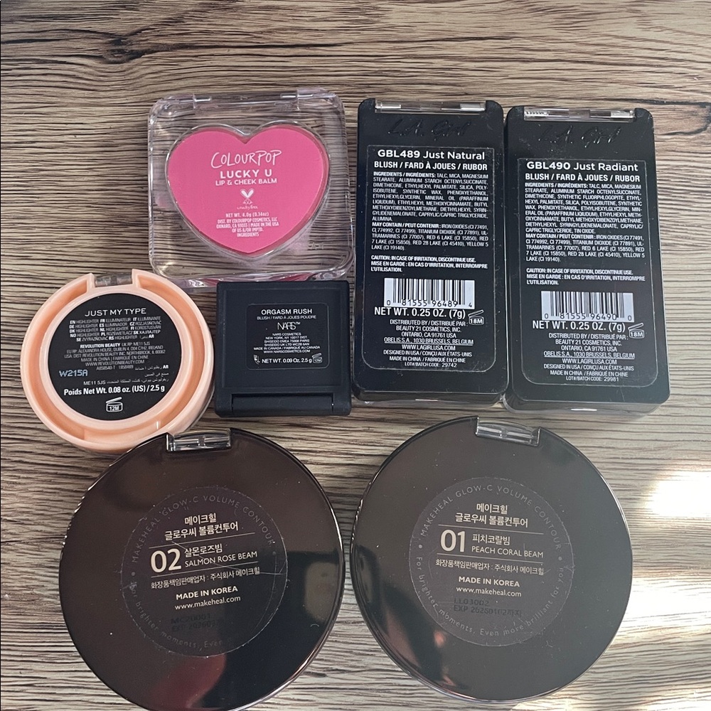 Blush and highlighters bundle - Picture 2 of 7